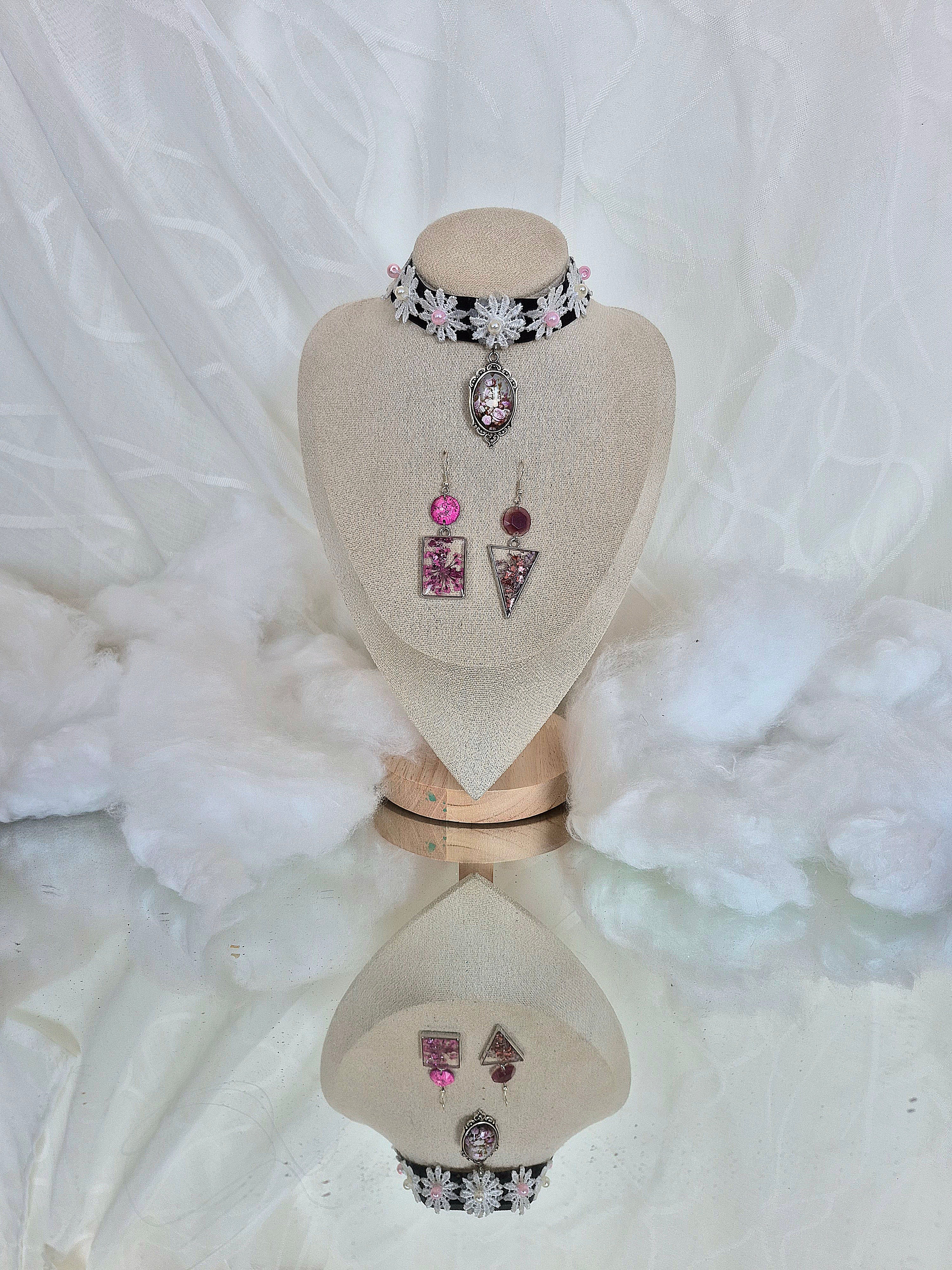 Choker - Floral Whisper