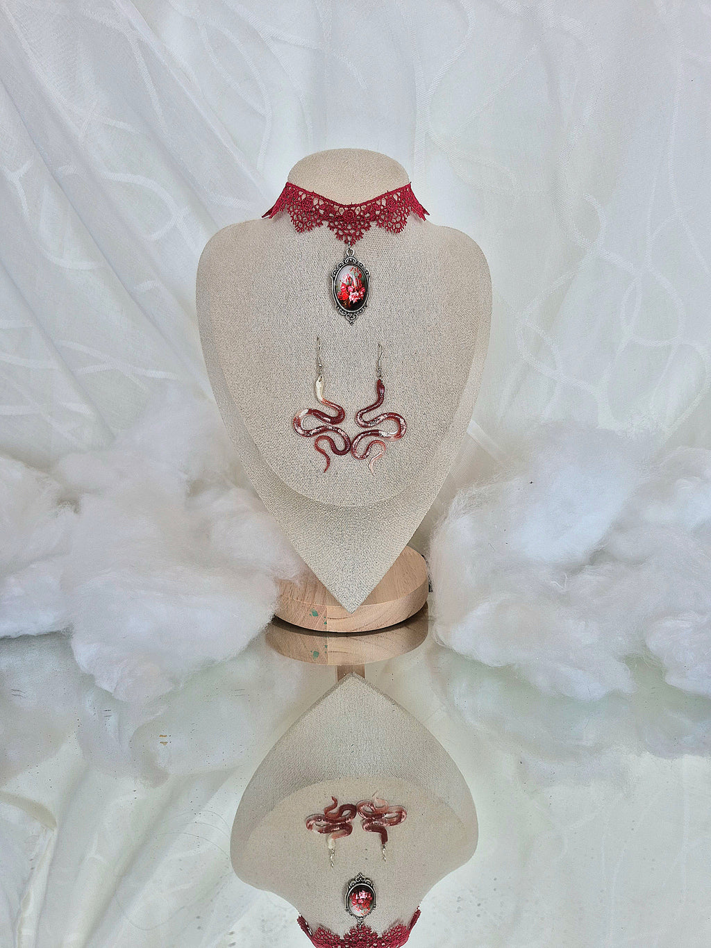 Choker - Scarlet Bloom