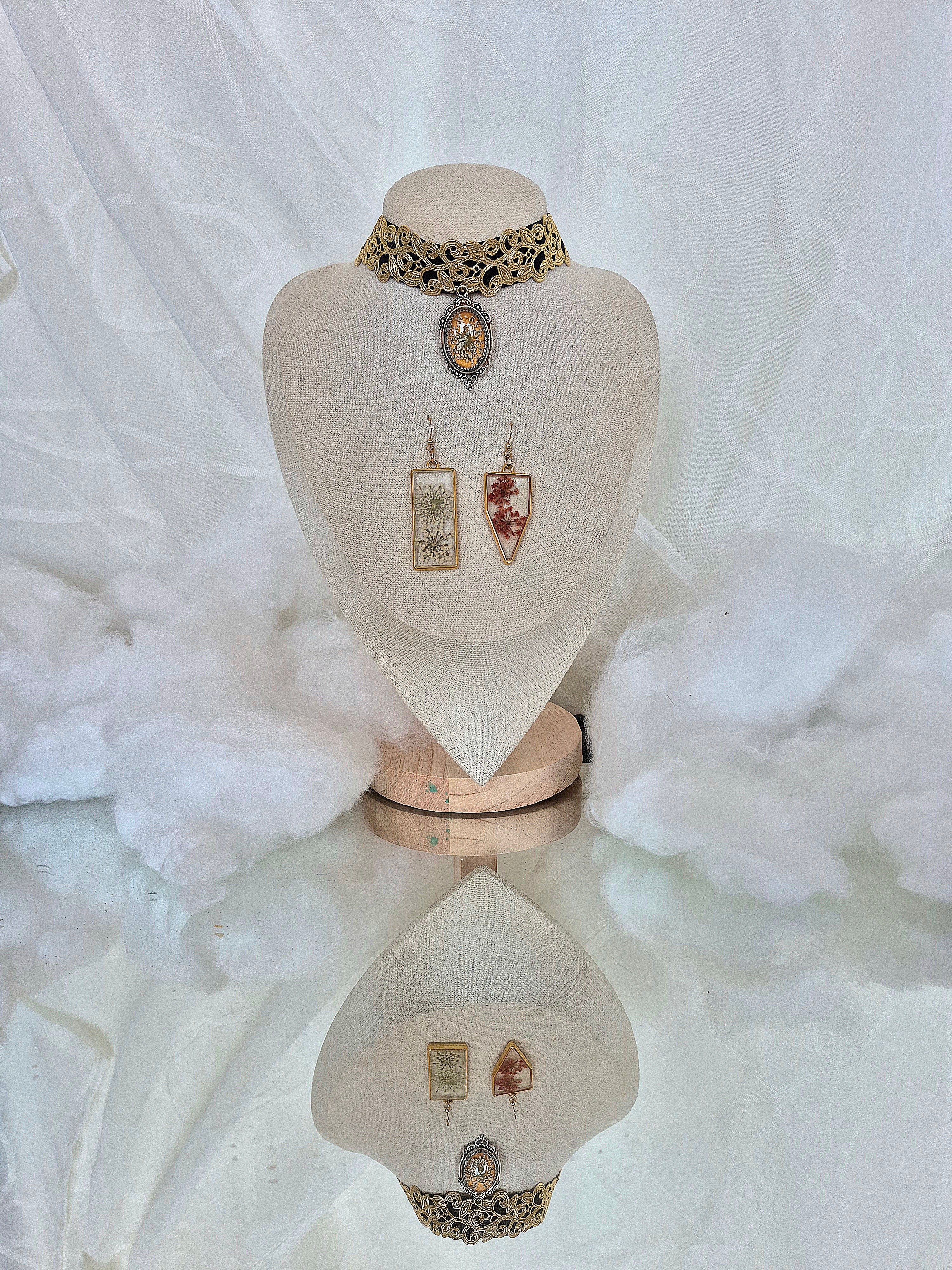 Choker - Gilded Petal