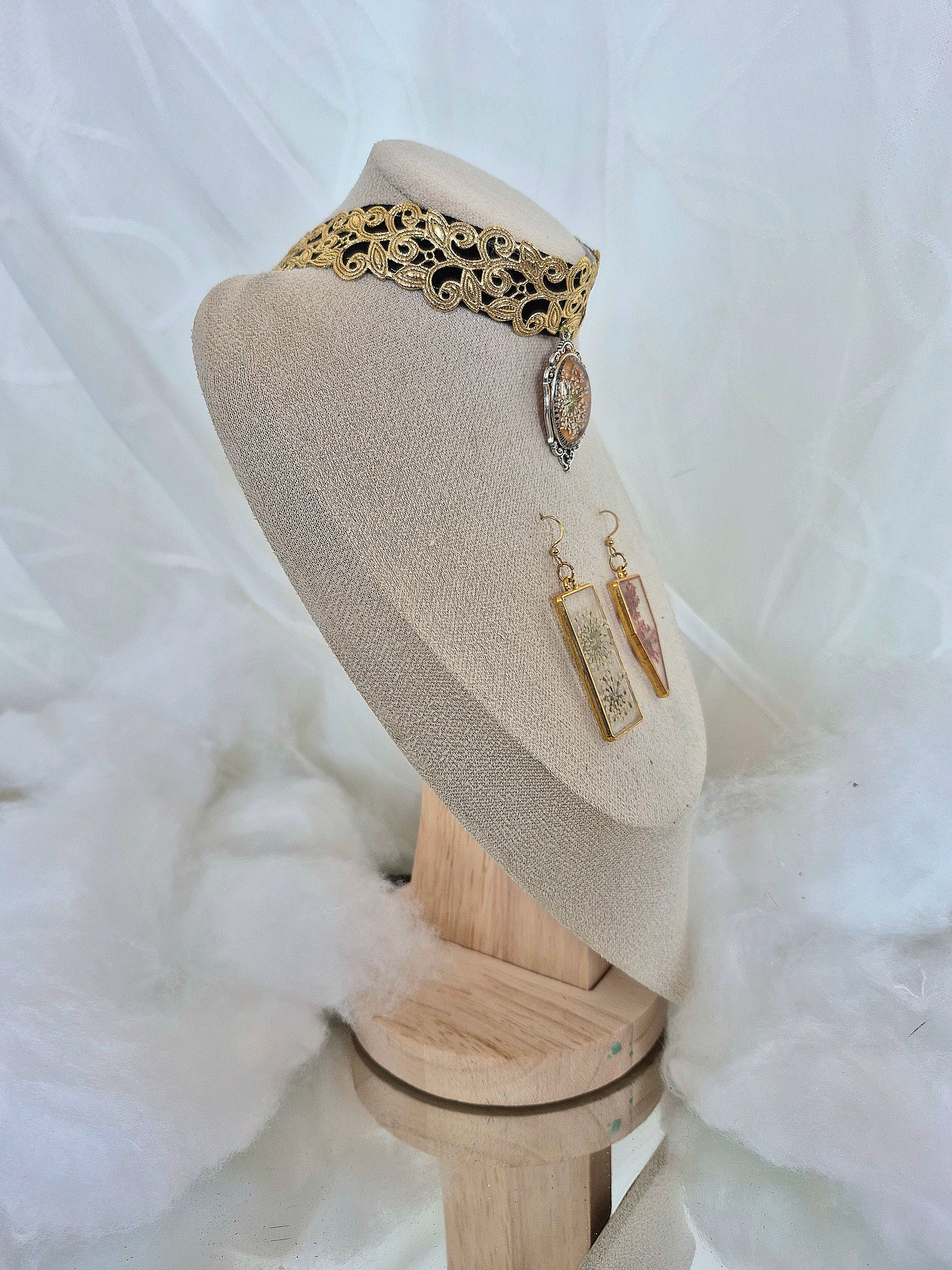 Choker - Gilded Petal