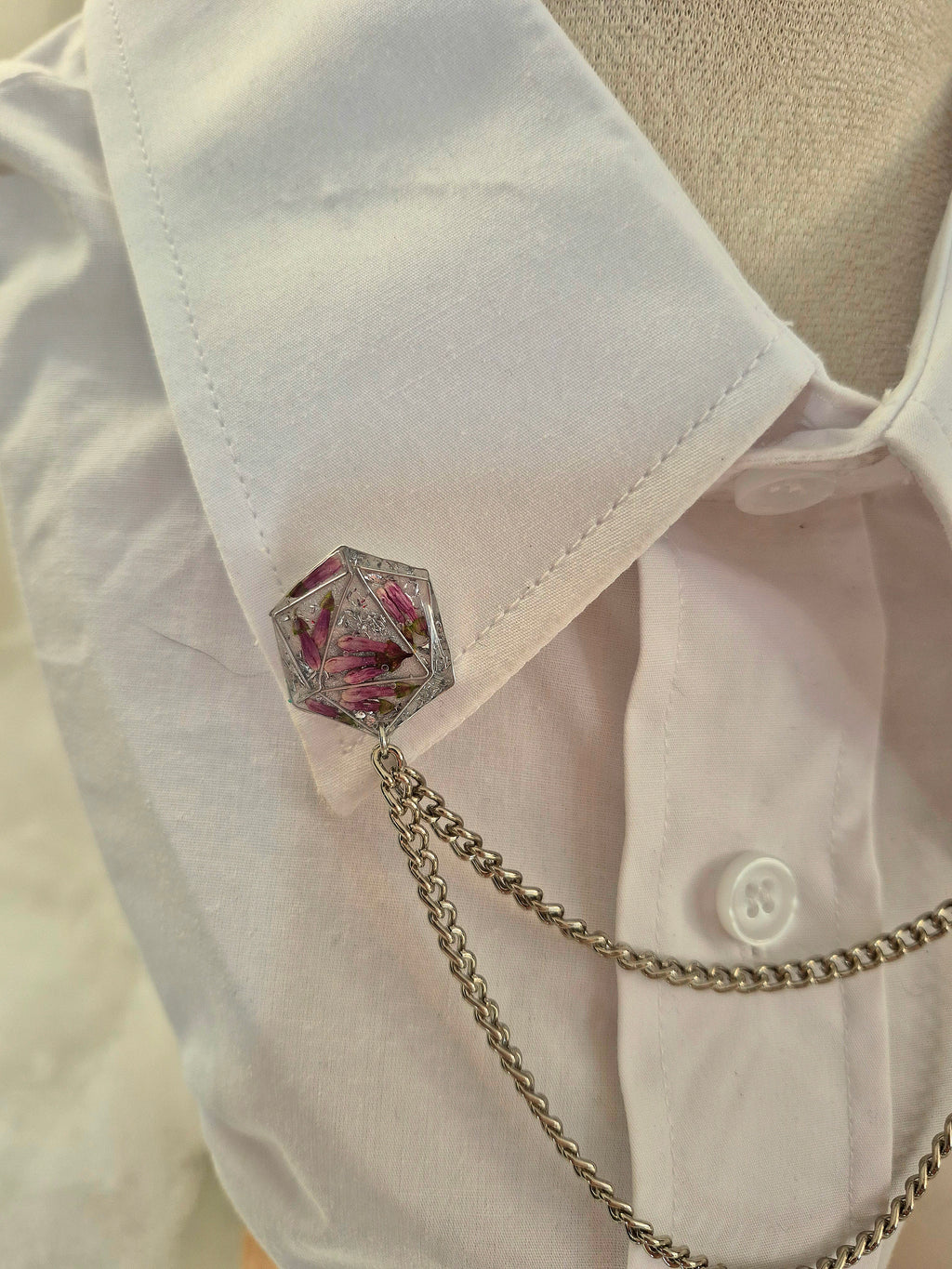 Collar pin - Lavendar bloom D20