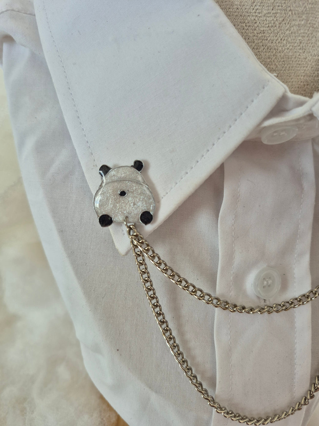 Collar pin - Panda Butt