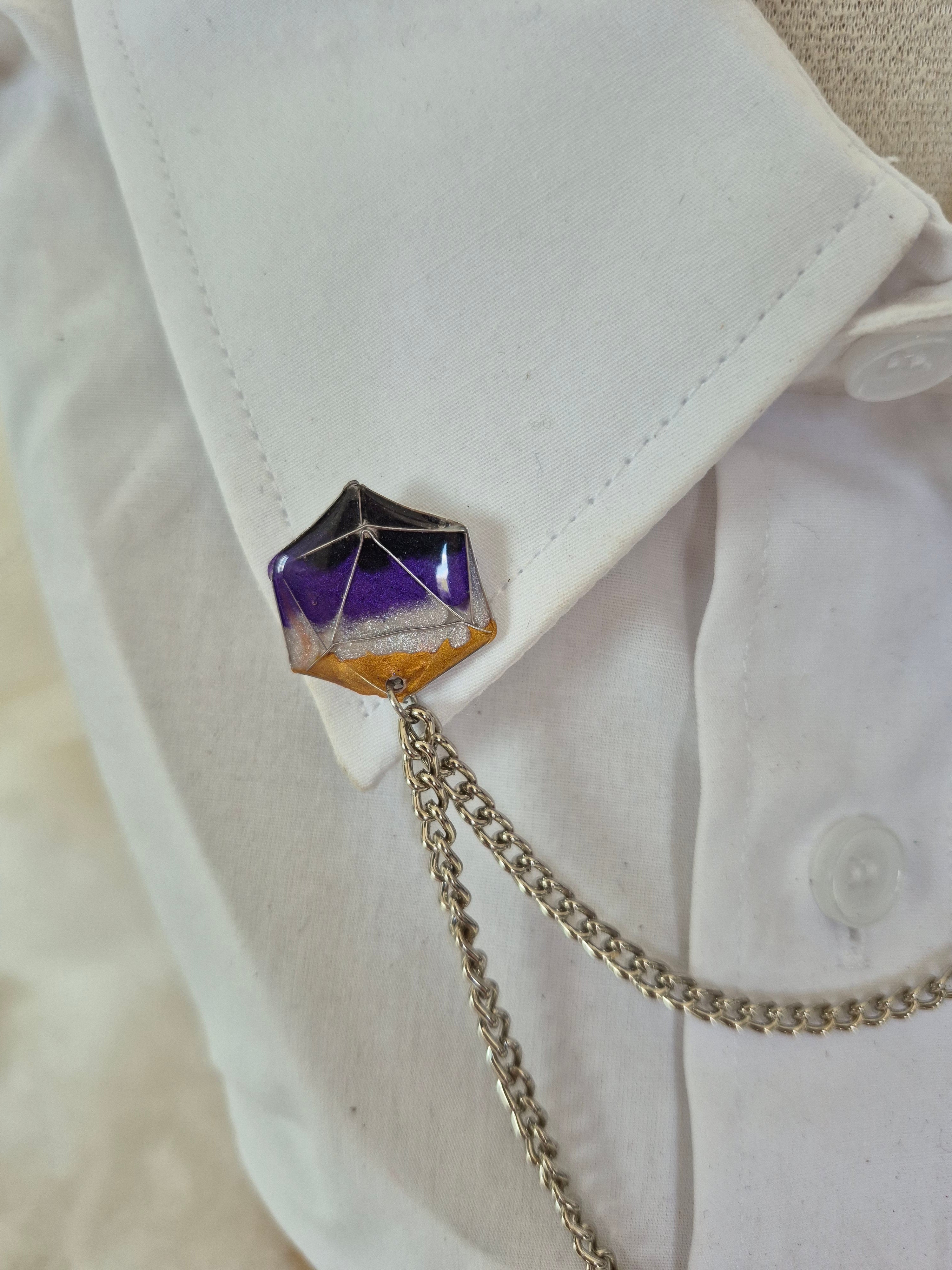 Collar pin - Non-Binary Pride D20