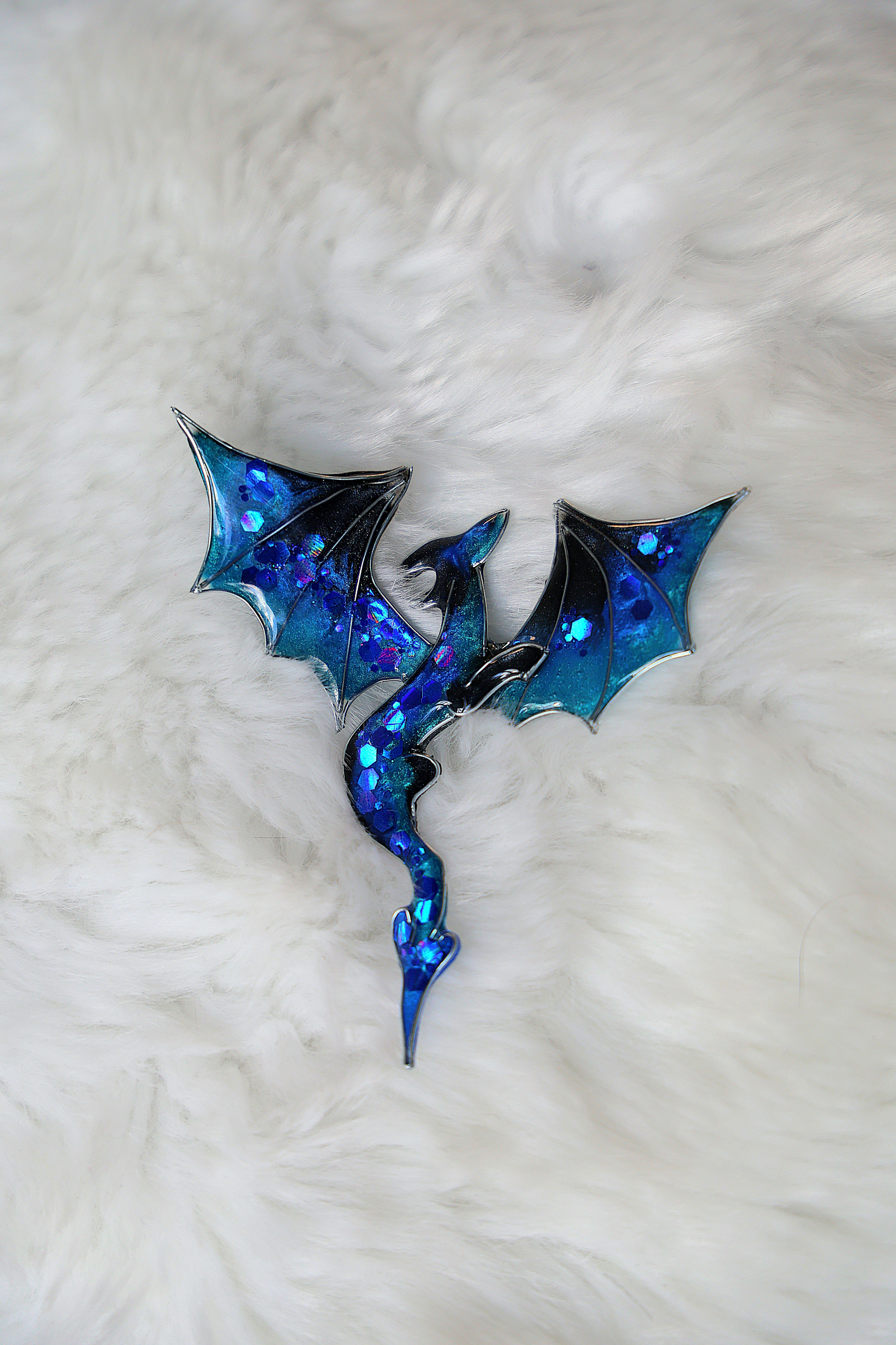Mythical brooch - Sapphire Noxwyvern