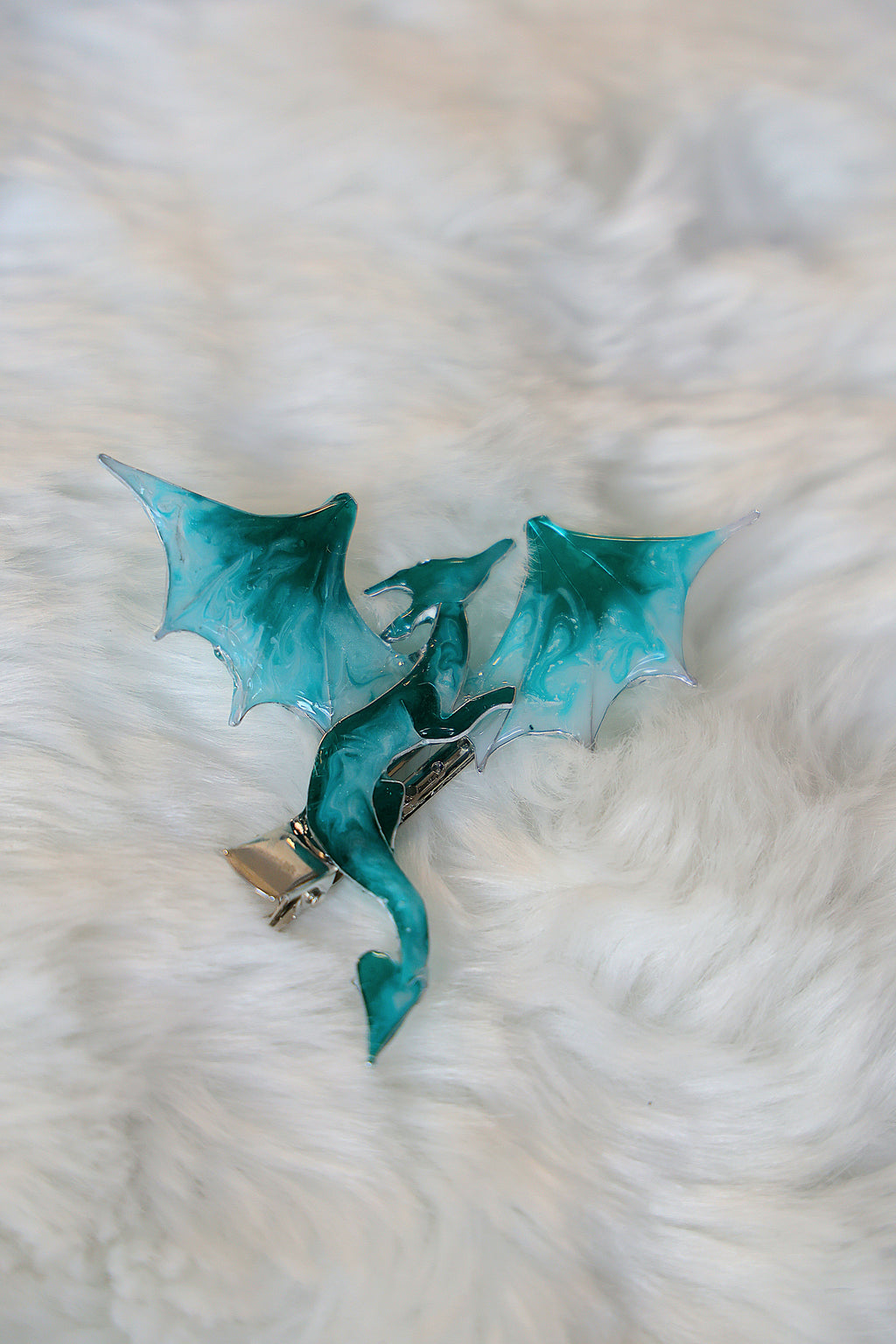 Mythical hairclip - Frostveil Drake