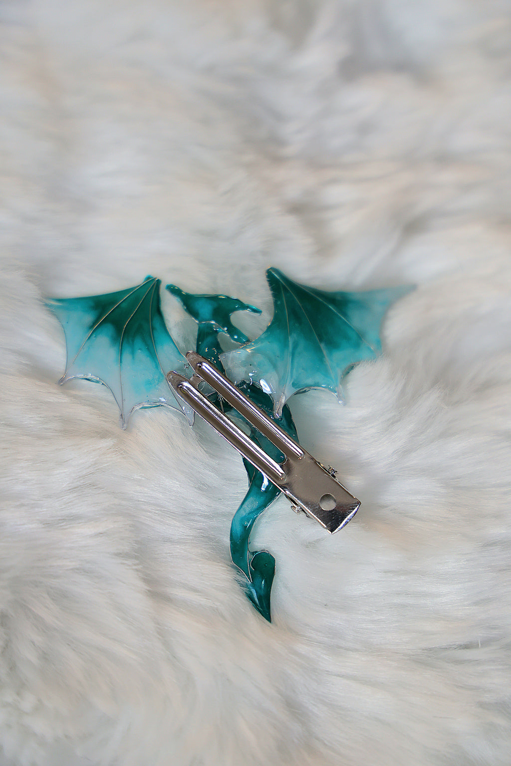 Mythical hairclip - Frostveil Drake