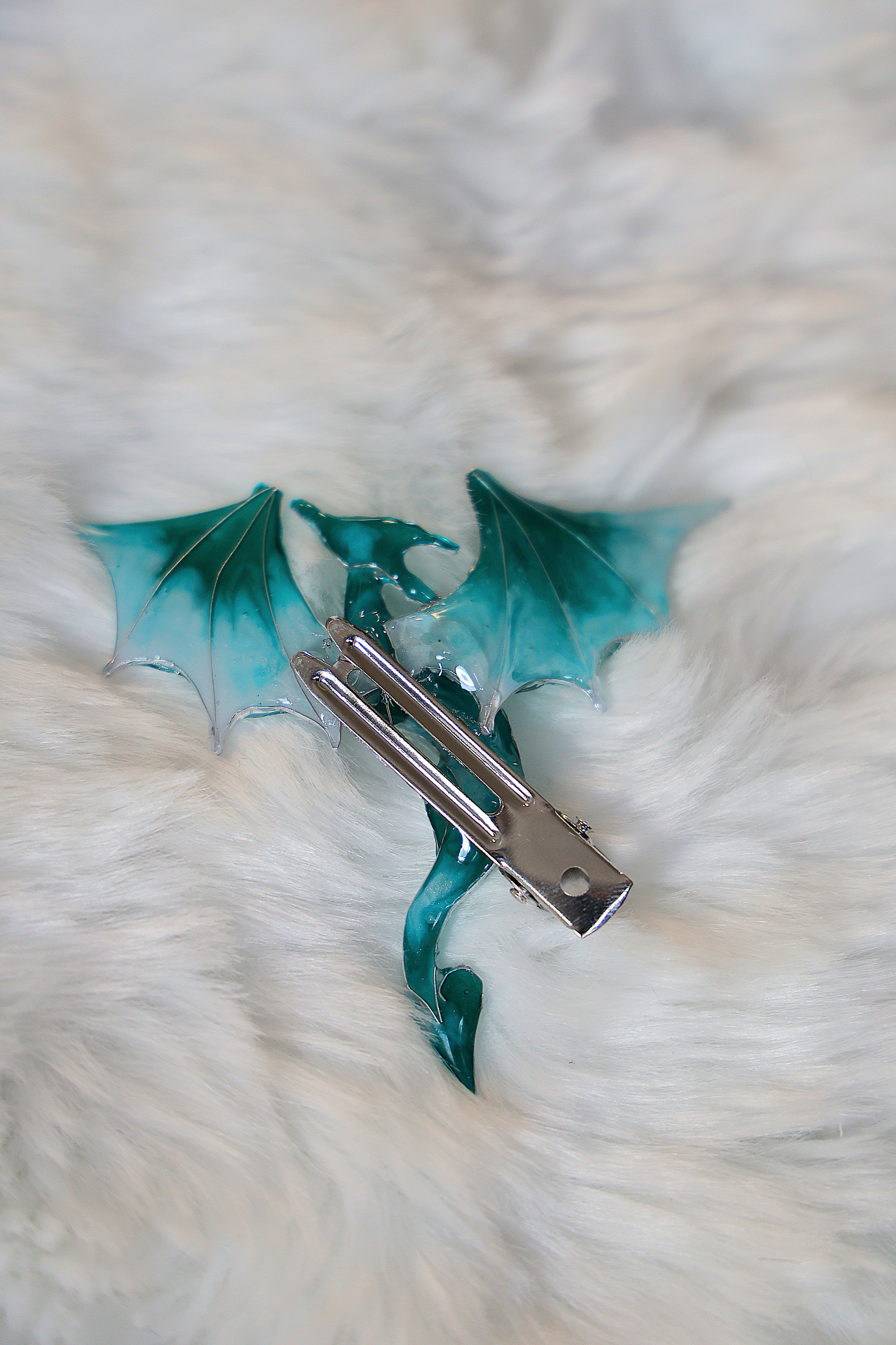 Mythical hairclip - Frostveil Drake