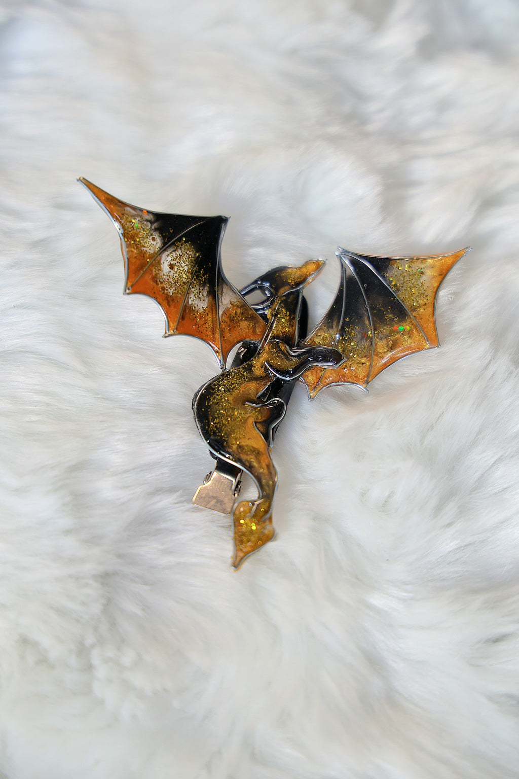 Mythical hairclip - Obsidian Crownwyvern